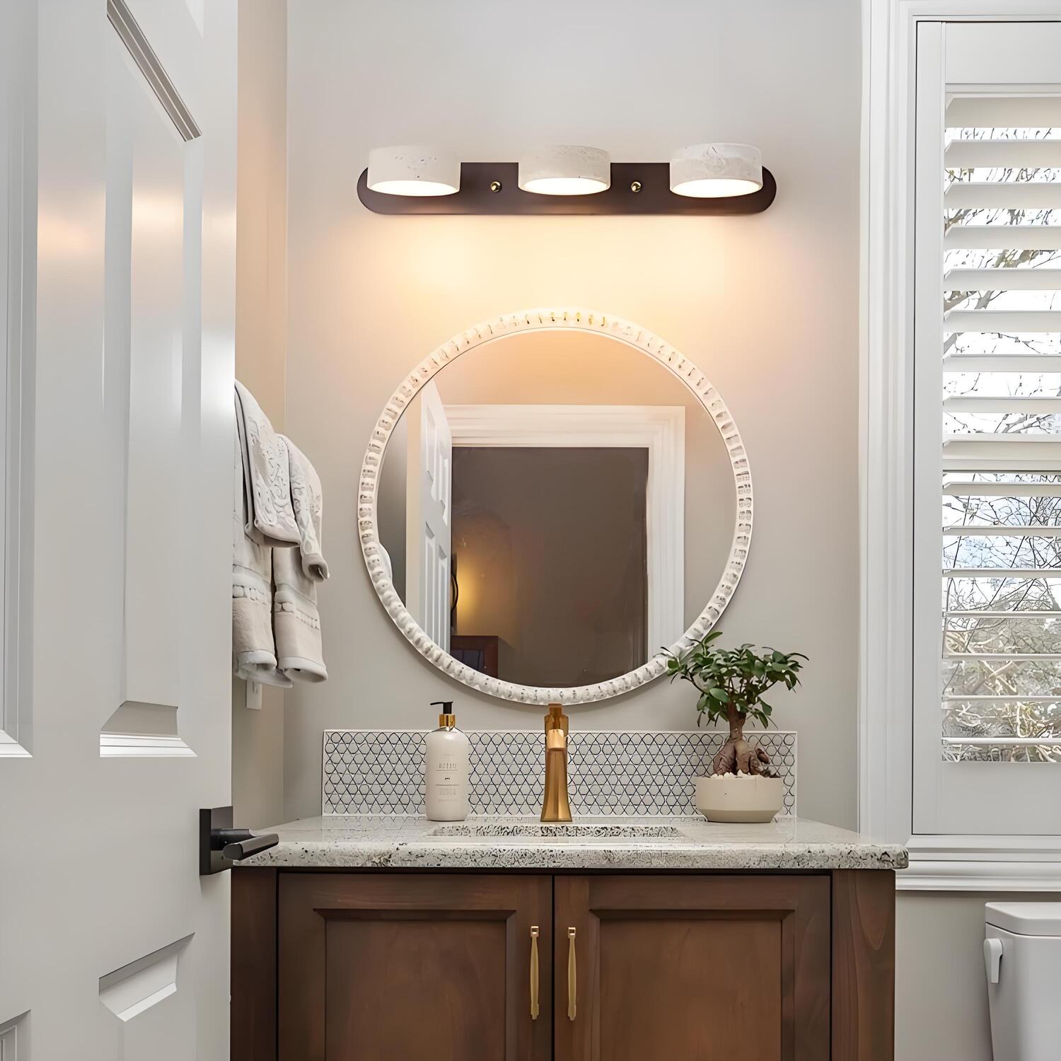 Applique de salle de bain en travertin jaune avec tête rotative réglable