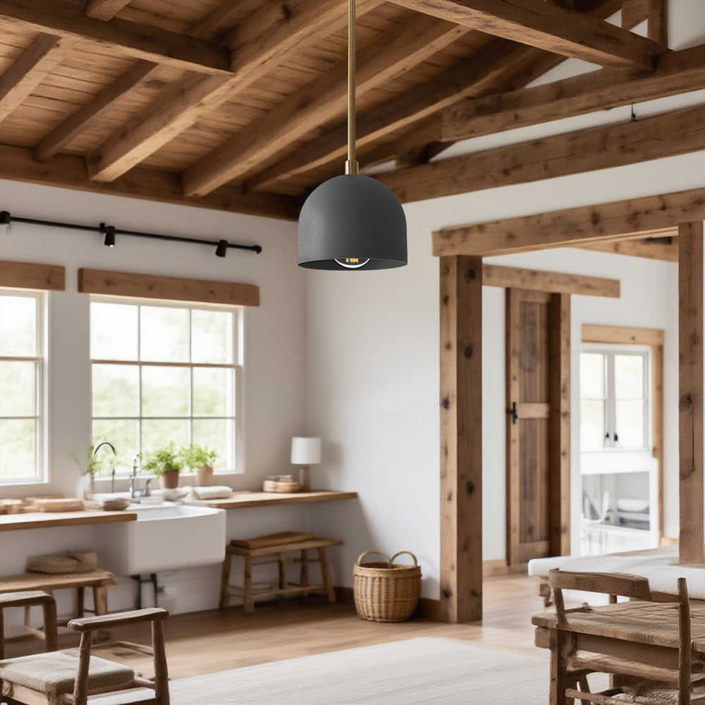 Suspension moderne en laiton et noir pour salon