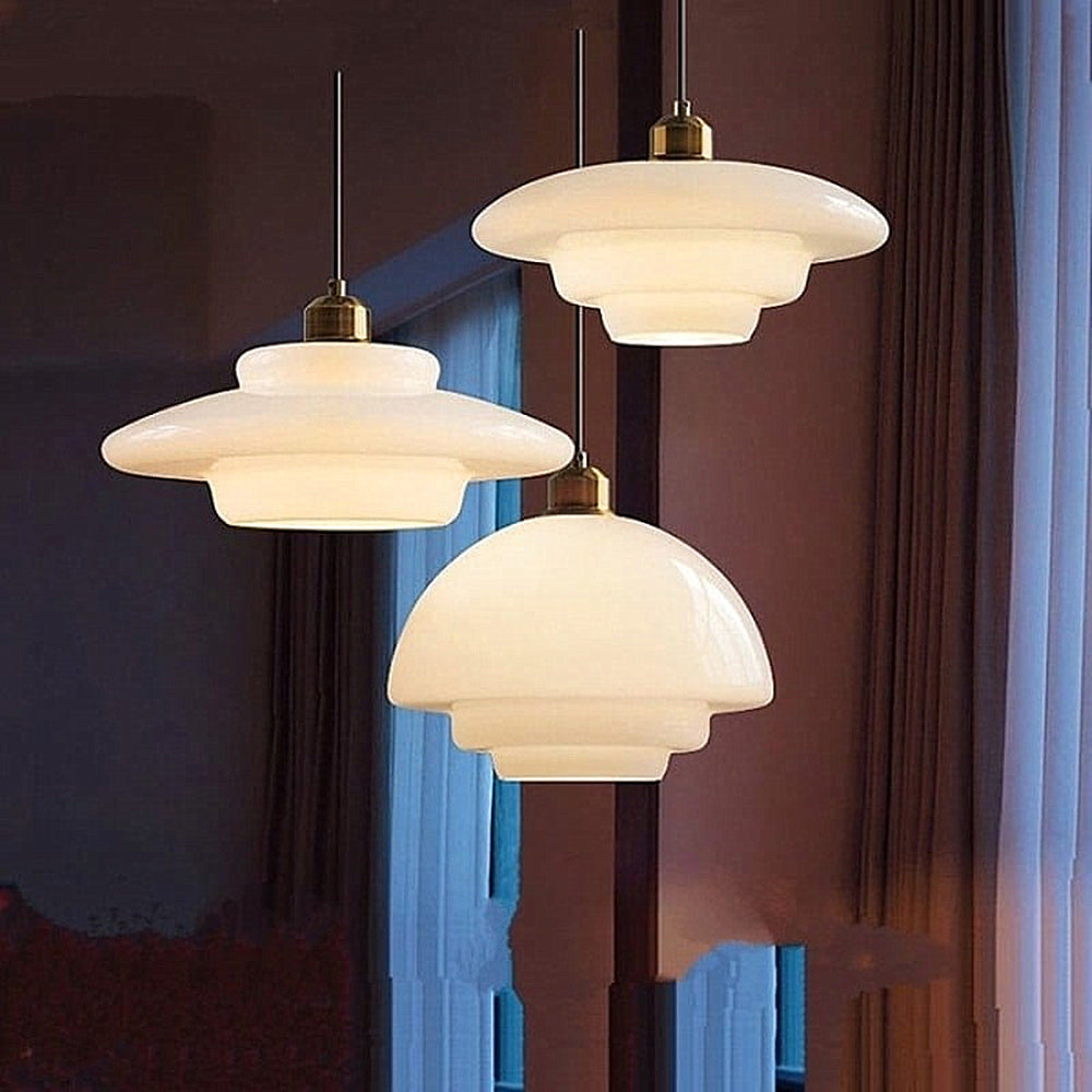 Art Deco opaal glazen plafondlamp voor de eetkamer