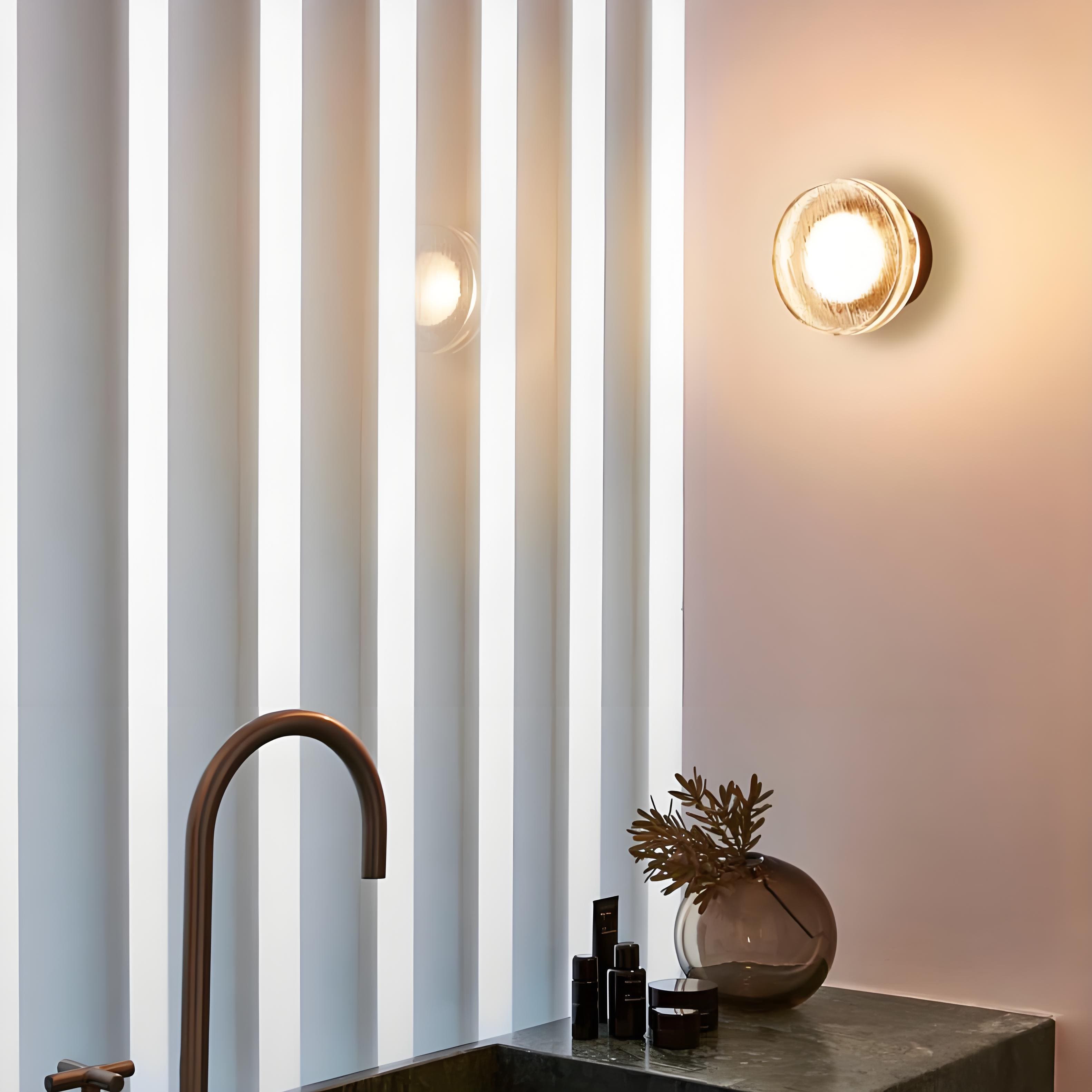 Applique murale LED Roc au design simple et moderne pour couloir